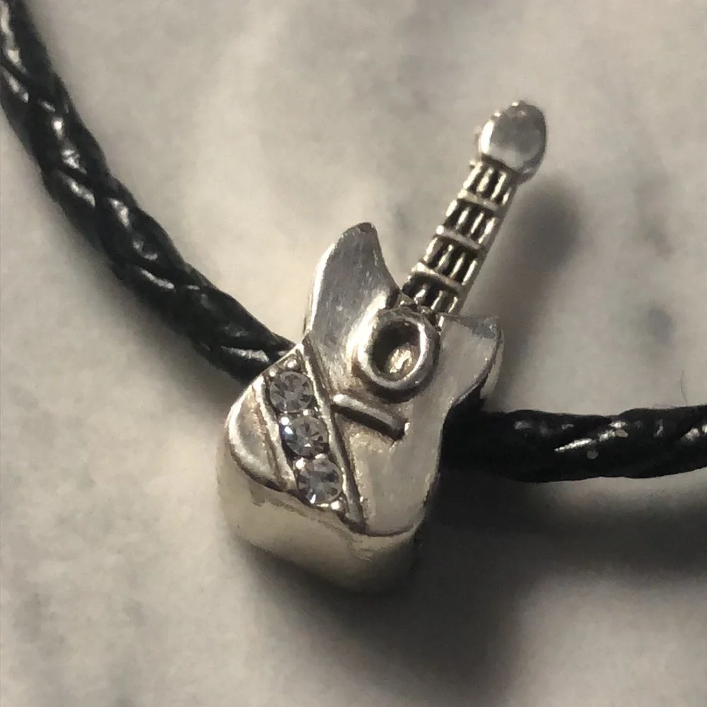Guitar sterling silver‎ 925 charm bracelet black leather - Picture 2 of 5